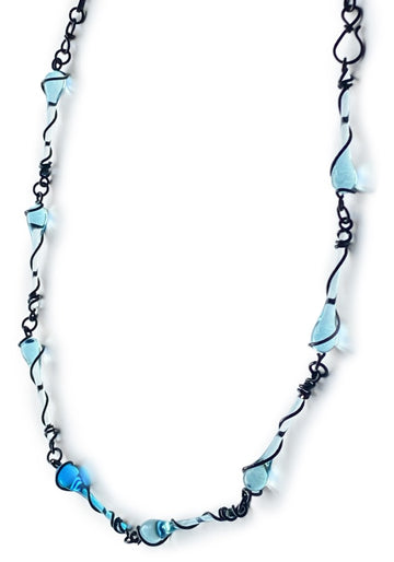 Serpens Noir Accent Necklace